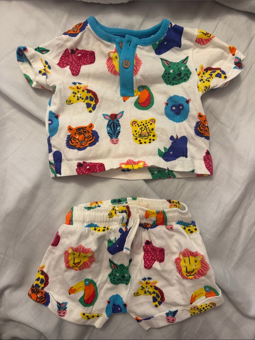 Baby Boden 2 piece set 0-3 months - white with Multicolor Animals worn once